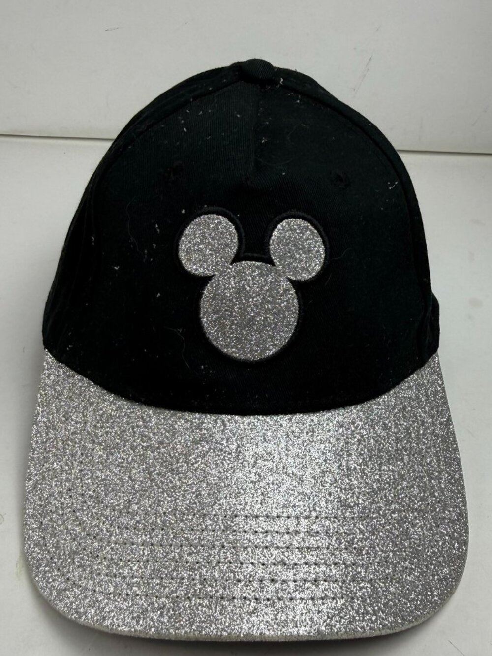 Disney Mickey Mouse Silver Shimmer Sparkle Glitter Bill Black Baseball Hat lint